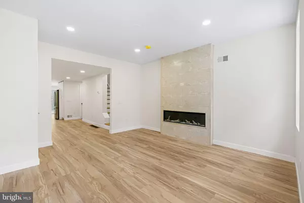 Philadelphia, PA 19123,1124 E DUNTON ST