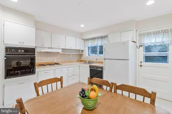 Silver Spring, MD 20902,702 LAMBERTON DR