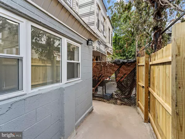 Philadelphia, PA 19132,2009 W BOSTON ST