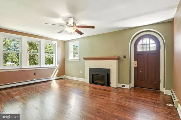 Harrisburg, PA 17109,207 WOOD ST
