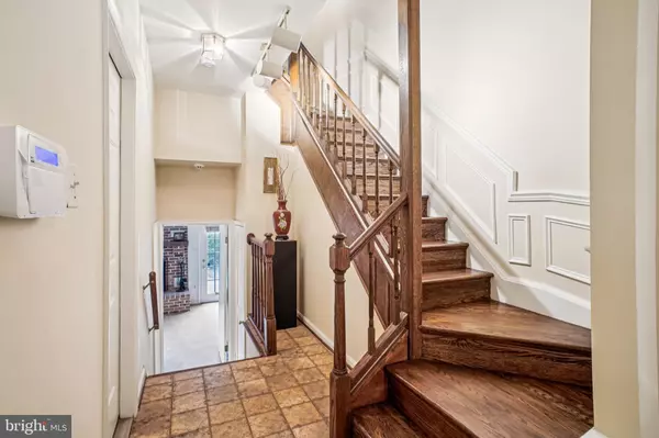 Falls Church, VA 22041,5936 MUNSON CT