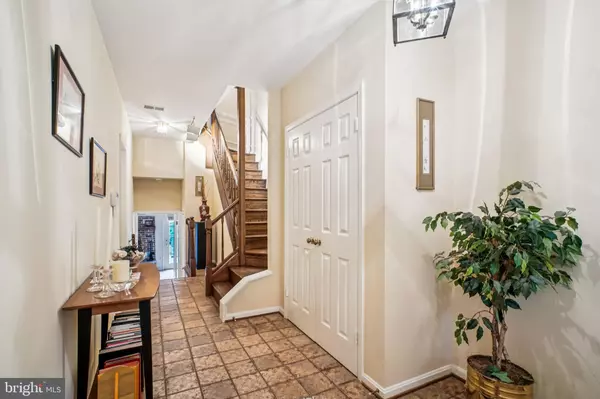 Falls Church, VA 22041,5936 MUNSON CT