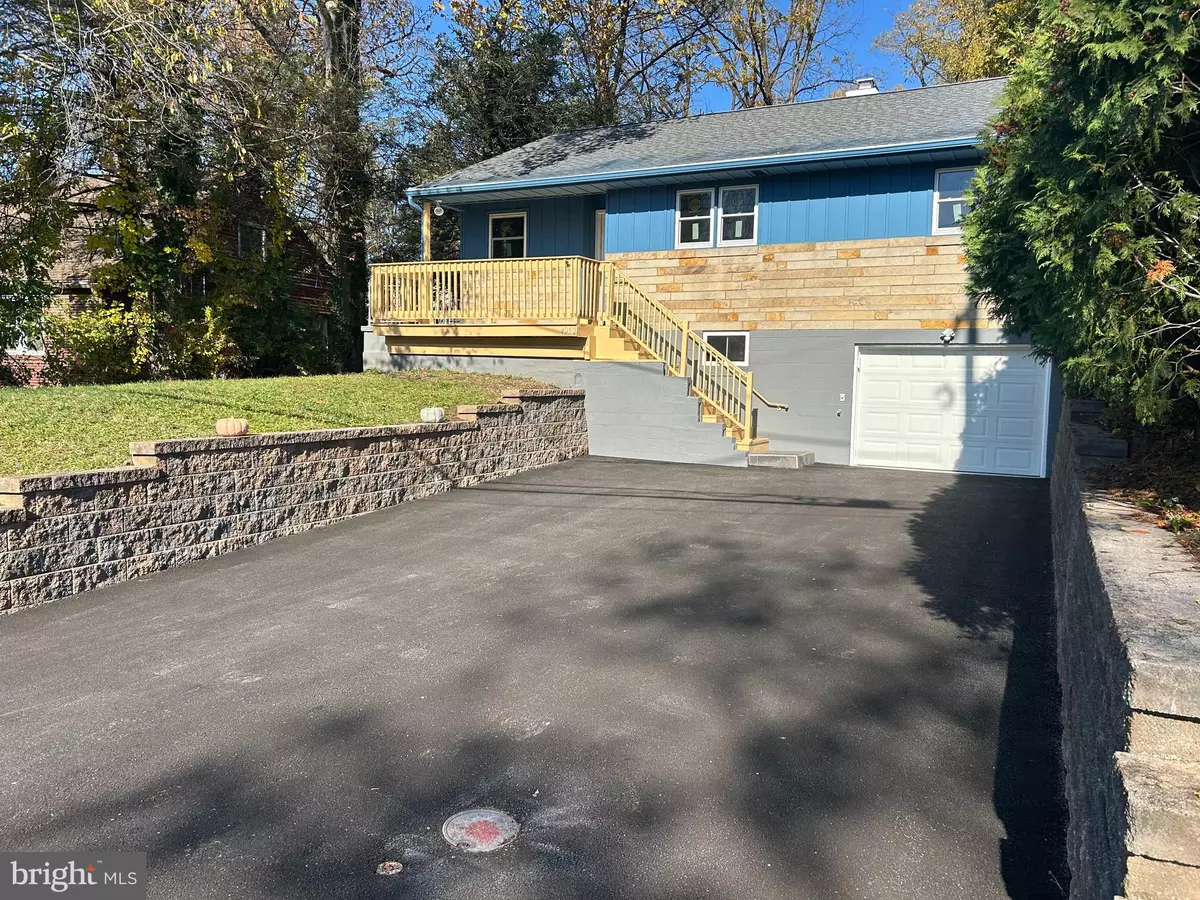 Harrisburg, PA 17109,4052 LOCUST LN