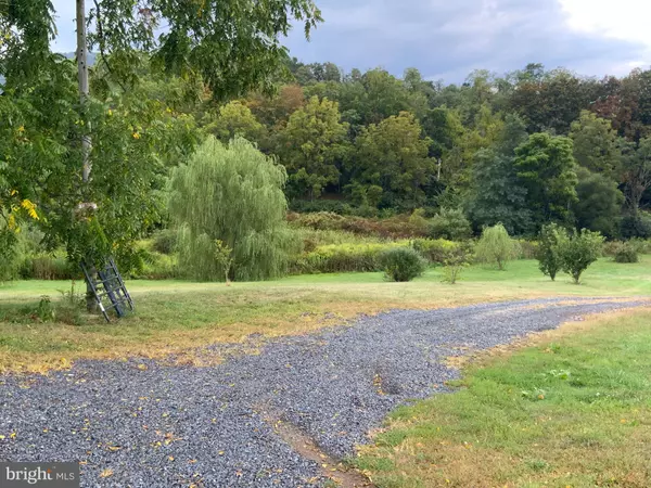 Shade Gap, PA 17255,11237 FANNETTSBURG PIKE