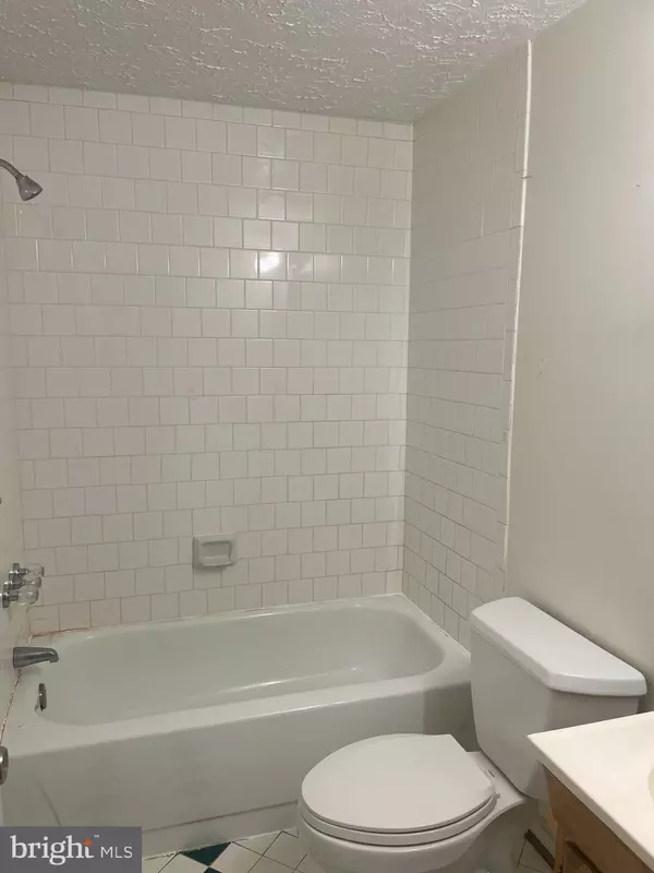 Waldorf, MD 20602,2409 YORK CT