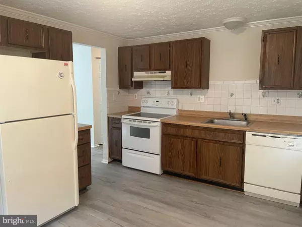 Waldorf, MD 20602,2409 YORK CT