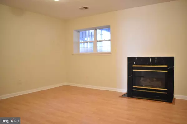 Fairfax, VA 22030,4617 BUCKHORN RDG