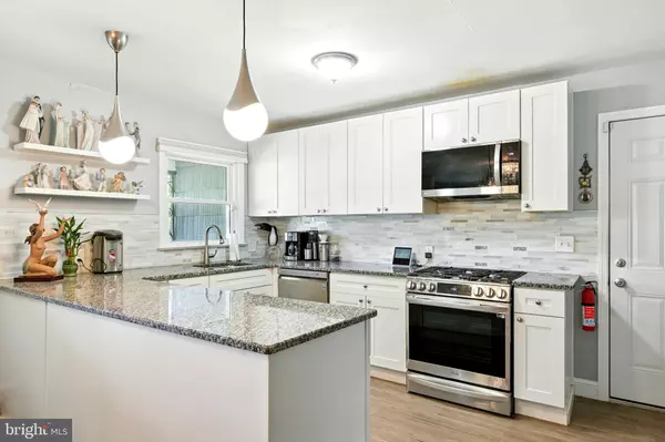 Ewing, NJ 08618,10 GLEN MAWR DR