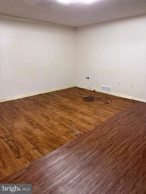 Baltimore, MD 21239,6415 FALKIRK RD