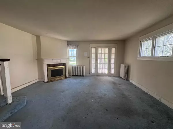 Havertown, PA 19083,323 HATHAWAY LN