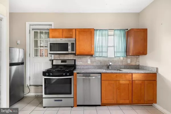 Philadelphia, PA 19145,2100 S LAMBERT ST #2