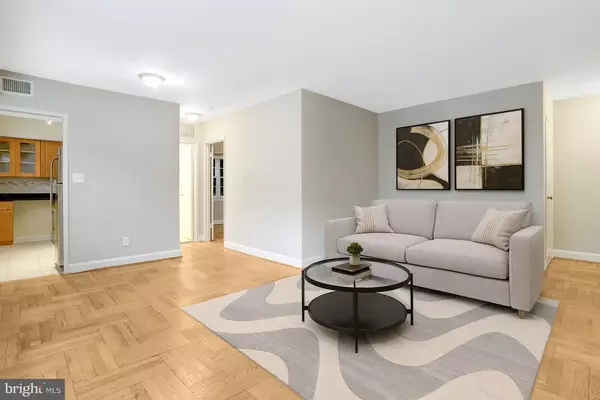 Arlington, VA 22209,1307 N ODE ST #424