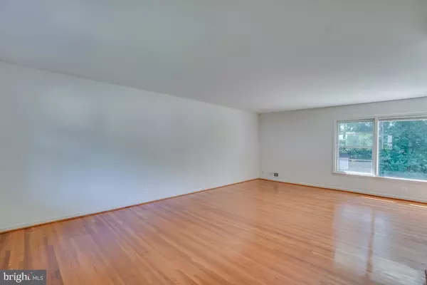 Annandale, VA 22003,3710 WOODBURN RD