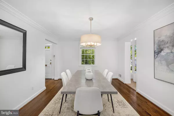 Arlington, VA 22207,3712 25TH ST N