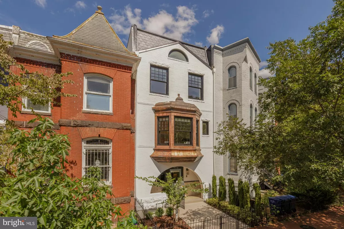 Washington, DC 20003,906 A ST SE