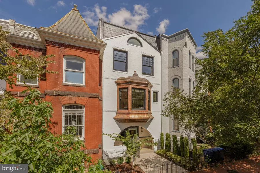 906 A ST SE, Washington, DC 20003