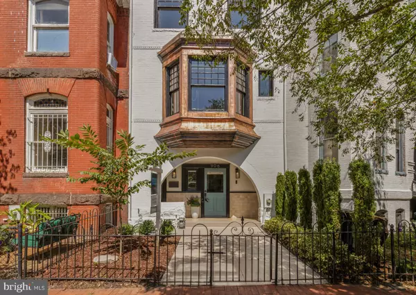 Washington, DC 20003,906 A ST SE