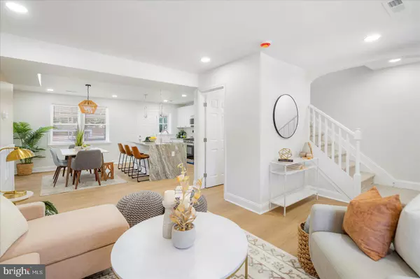 832 WILDWOOD PKWY, Baltimore, MD 21229