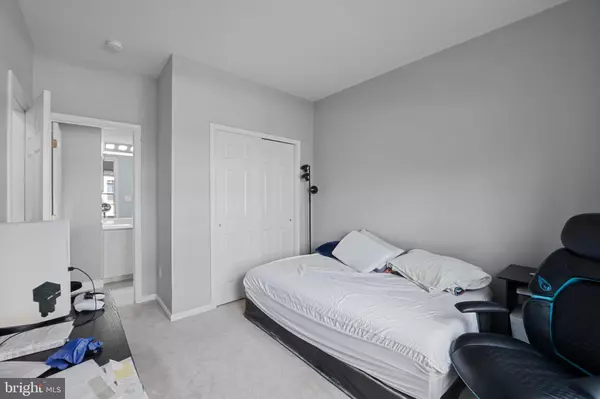 Chantilly, VA 20152,42843 SYKES TER