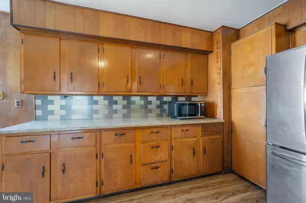 Glenside, PA 19038,906 MAPLE AVE