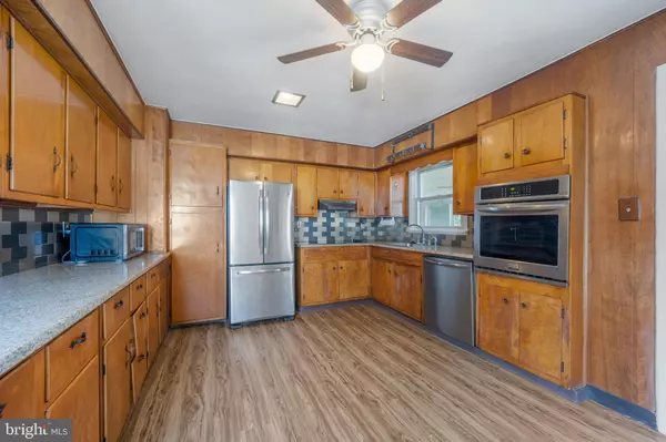 Glenside, PA 19038,906 MAPLE AVE