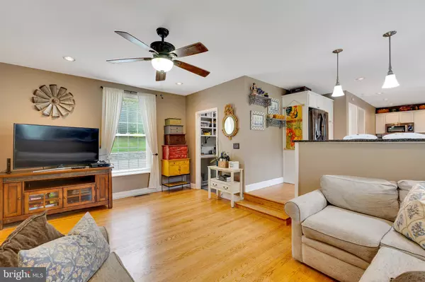 Conshohocken, PA 19428,506 DOGWOOD LN