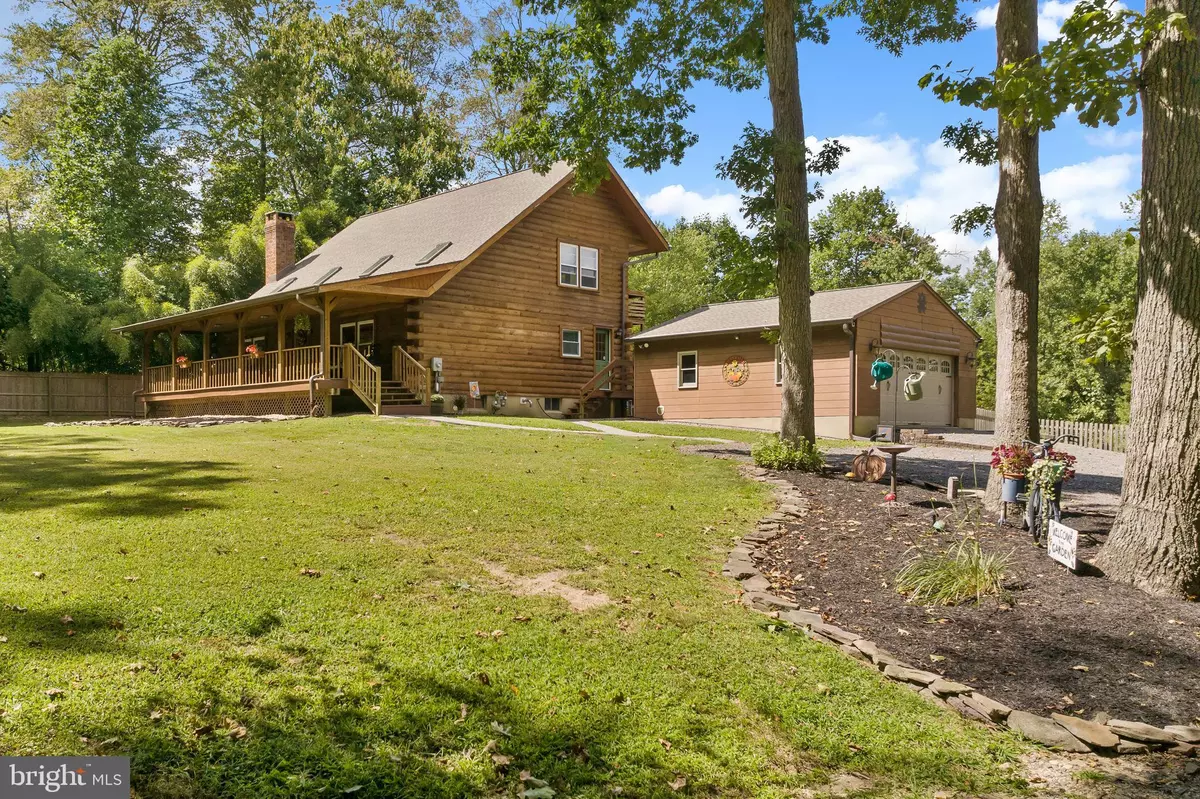 Chesterfield, NJ 08515,717 MONMOUTH RD