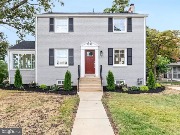 2116 N HARRISON ST, Arlington, VA 22205