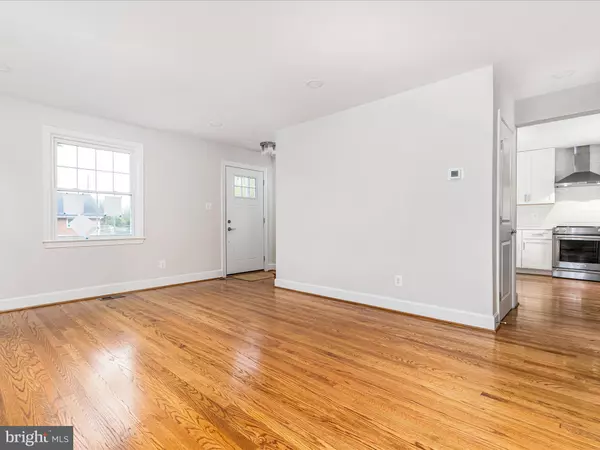 Arlington, VA 22205,2116 N HARRISON ST