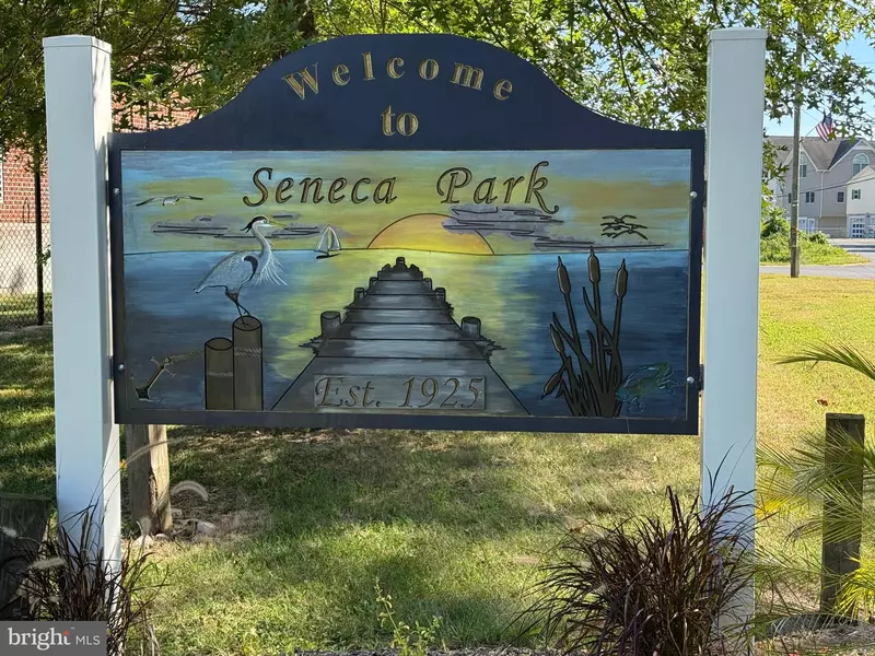 909 SENECA PARK RD, Baltimore, MD 21220
