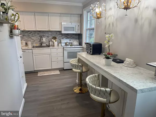 Rockville, MD 20850,800 AZALEA DR #16