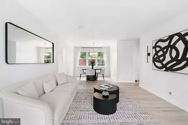 208 CHAPEL AVE E, Cherry Hill, NJ 08034