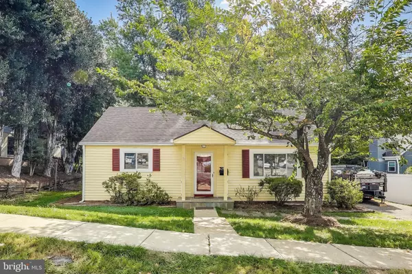 2927 N SYCAMORE ST, Arlington, VA 22207