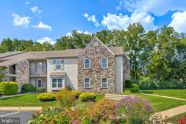 Lancaster, PA 17601,212 GREENVIEW DR