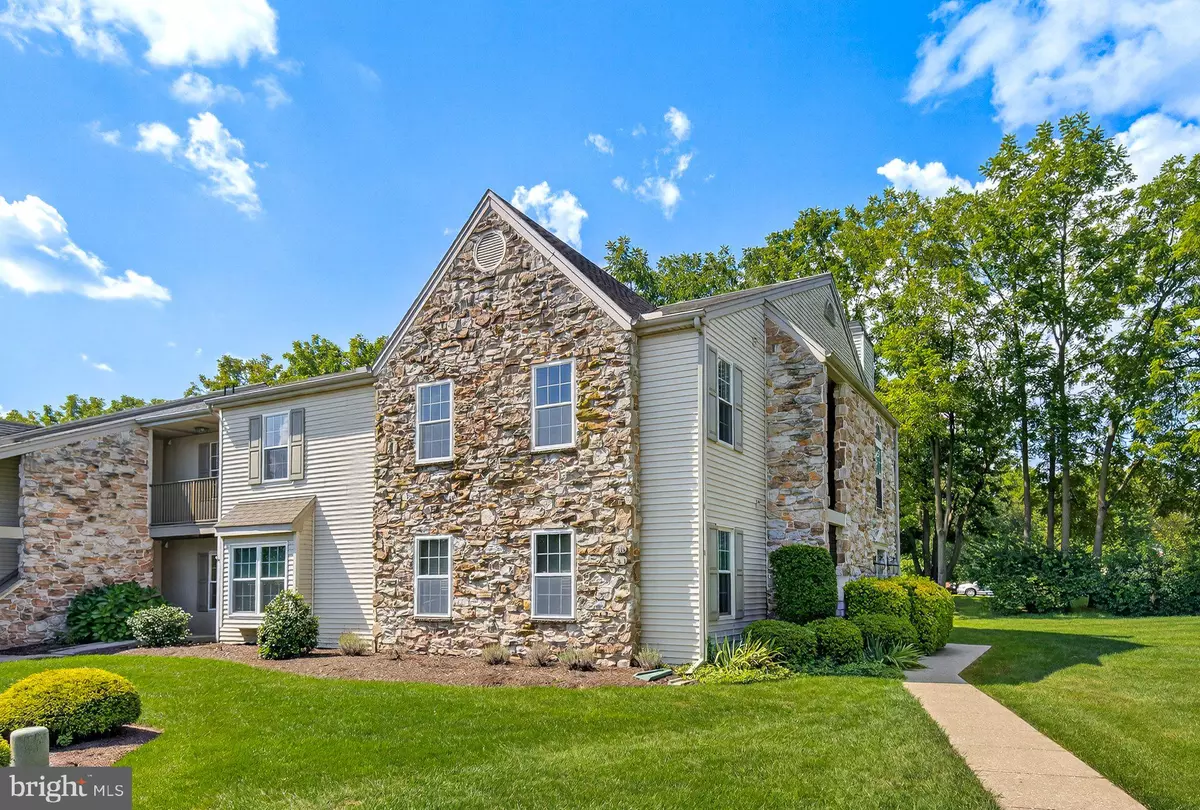 Lancaster, PA 17601,212 GREENVIEW DR