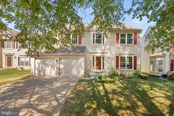 5570 VILLAGE CENTER DR, Centreville, VA 20120