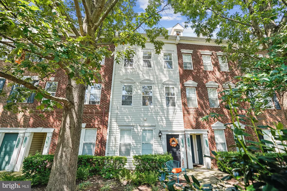 Brambleton, VA 20148,42501 ROCKROSE SQ