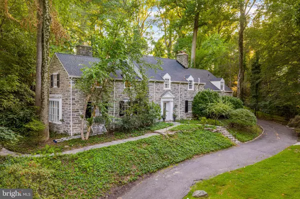 Media, PA 19063,921 WINDING LN