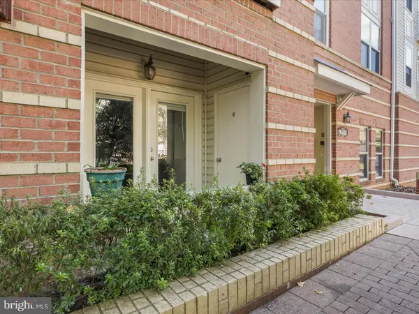 Vienna, VA 22181,9480 VIRGINIA CENTER BLVD #134