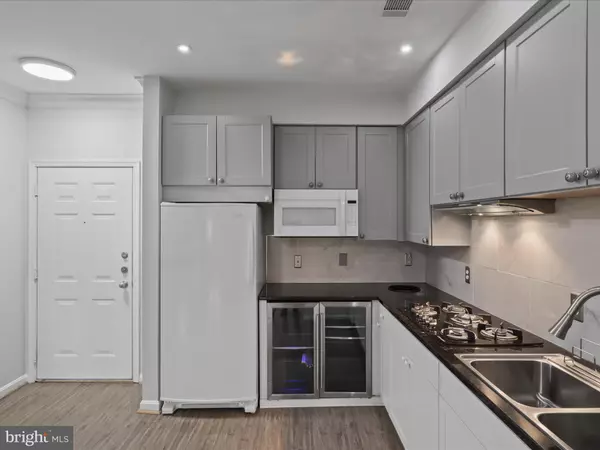 Vienna, VA 22181,9480 VIRGINIA CENTER BLVD #134