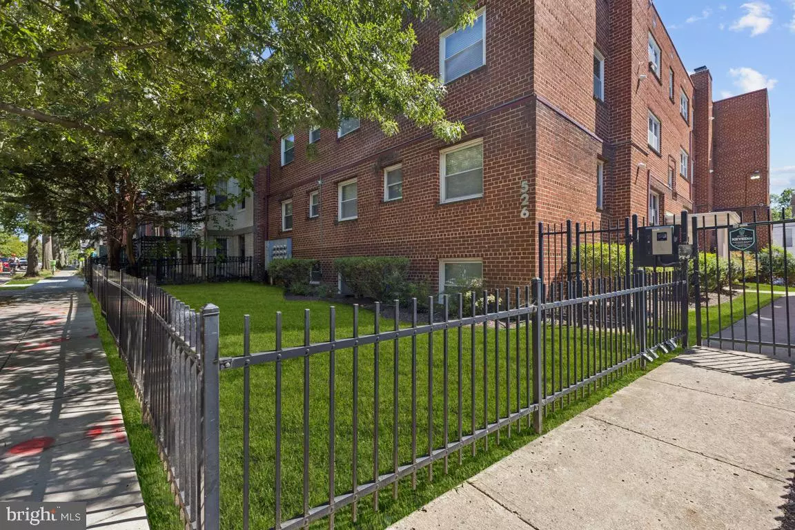 Washington, DC 20010,526 KENYON ST NW #104