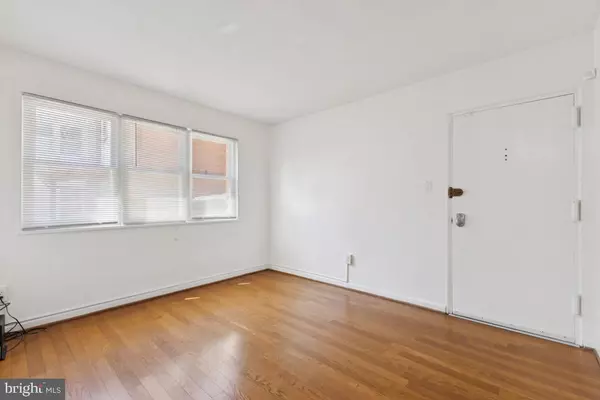 Washington, DC 20010,526 KENYON ST NW #104