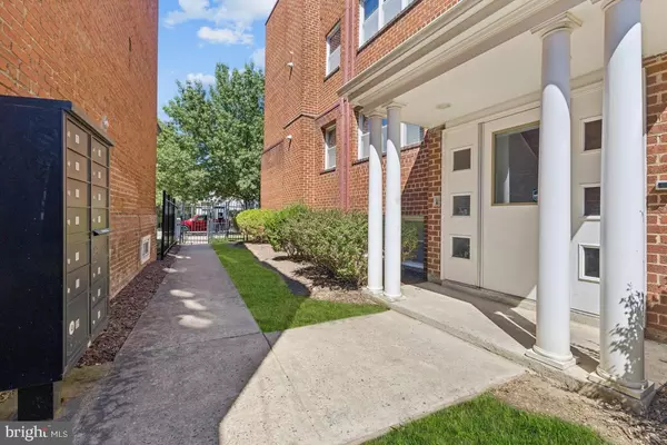 Washington, DC 20010,526 KENYON ST NW #104