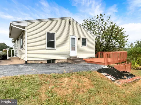 Harrisburg, PA 17112,6142 BLUE BIRD AVE