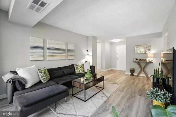 Arlington, VA 22204,4500 S FOUR MILE RUN DR #206