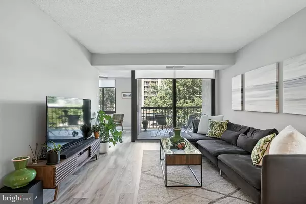 Arlington, VA 22204,4500 S FOUR MILE RUN DR #206