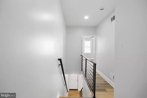 Philadelphia, PA 19143,5860 OSAGE AVE