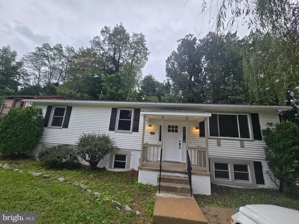 Triangle, VA 22172,18905 RED OAK LN