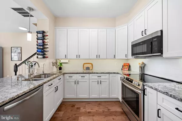 Woodbridge, VA 22191,13947 HOLLOW WIND WAY #201