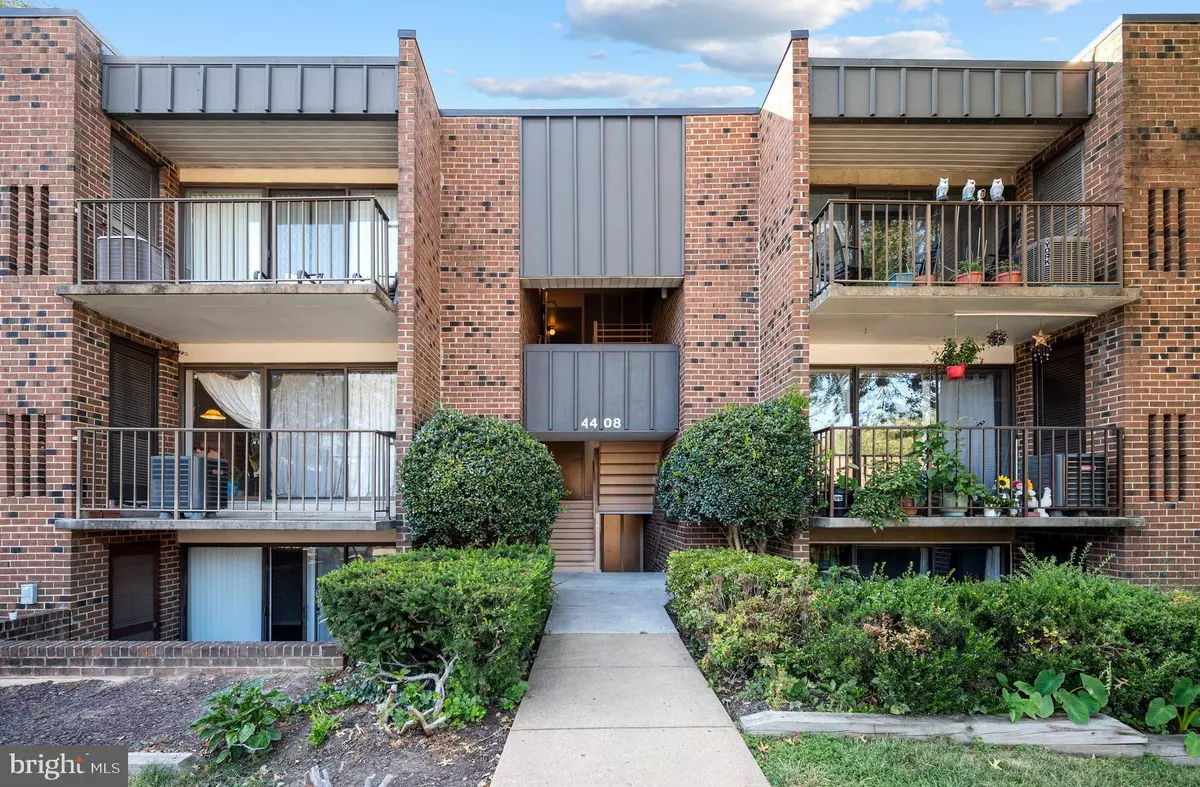 Annandale, VA 22003,4408 ISLAND PL #303